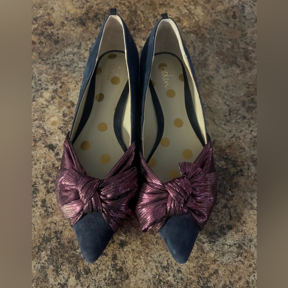 Boden Vanessa Swede Bow Shoes Size 37 US Size 6  Women's Navy and Pom‎ Pom